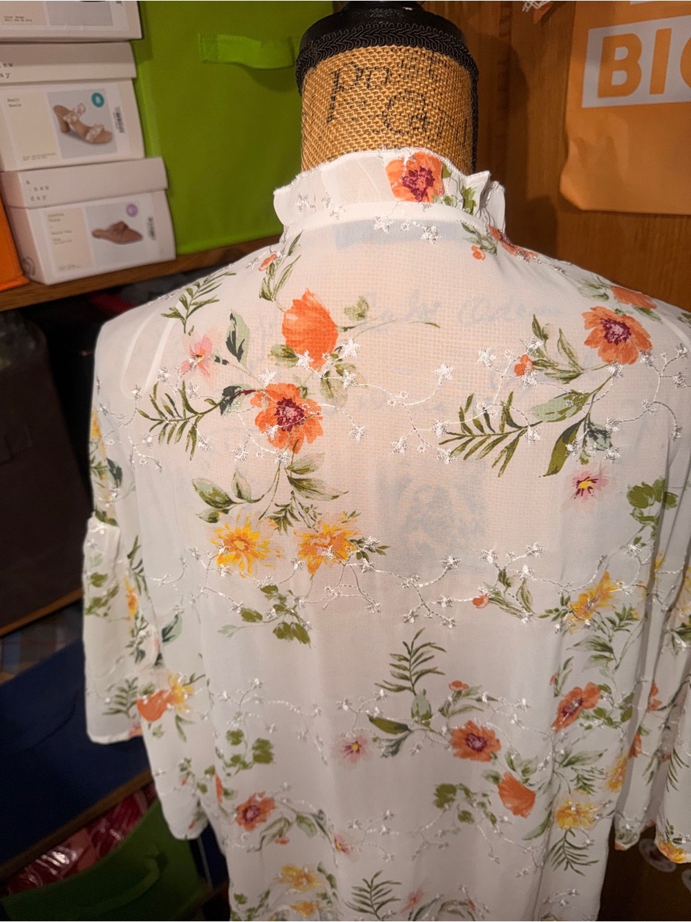 Doe & Rae White Floral Ruffle Button-Front Blouse - Picture 8 of 12
